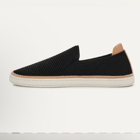 UGG Sammy - Picture 2 of 13